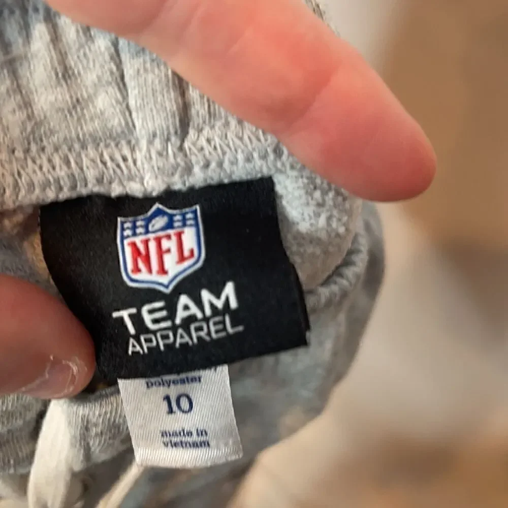 Team Apparel Patriots Shorts. Size 10.